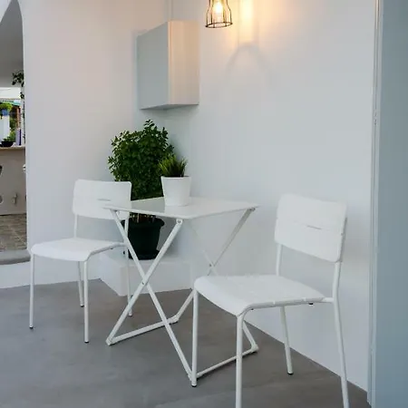 L'arco Milos * آداماس